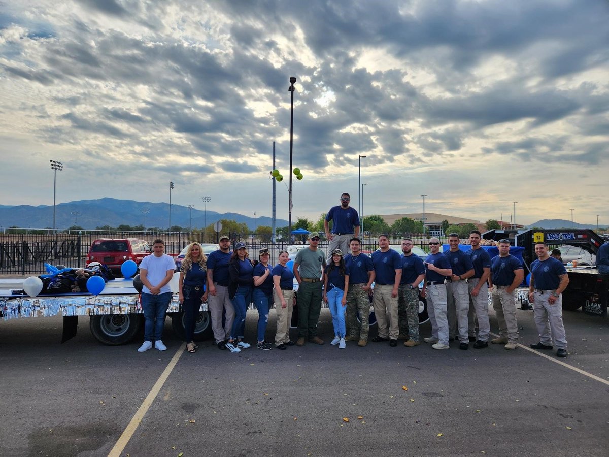 NMCDPIO's tweet photo. It's State Fair time! #statefairparade #NMCD https://t.co/fu05oUBxbZ