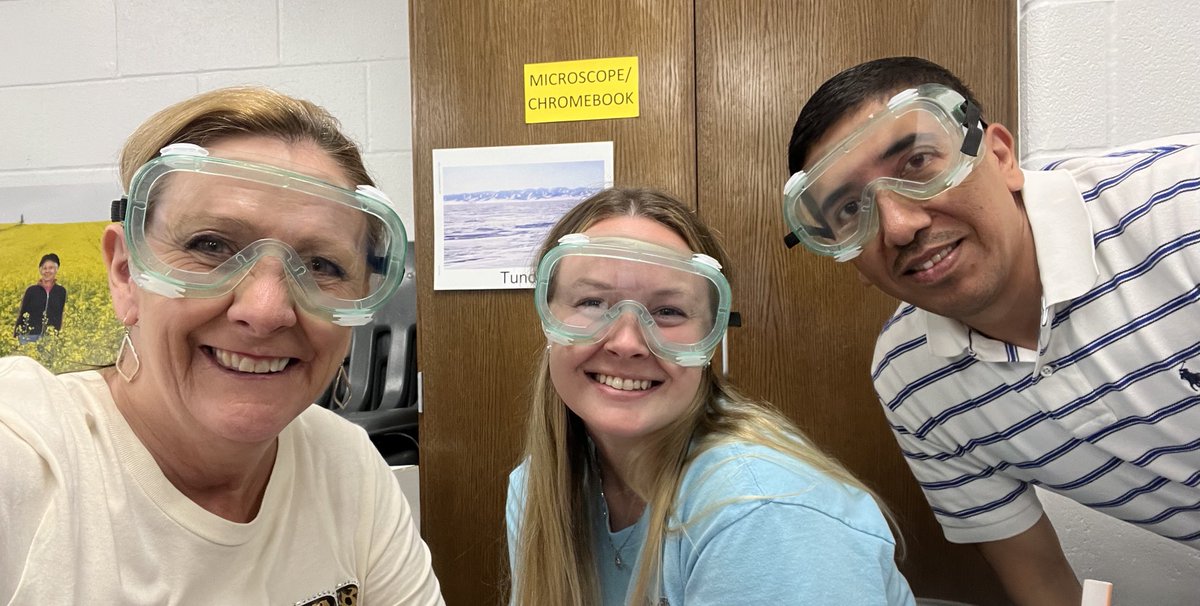 Mrs. Redmon tweet media