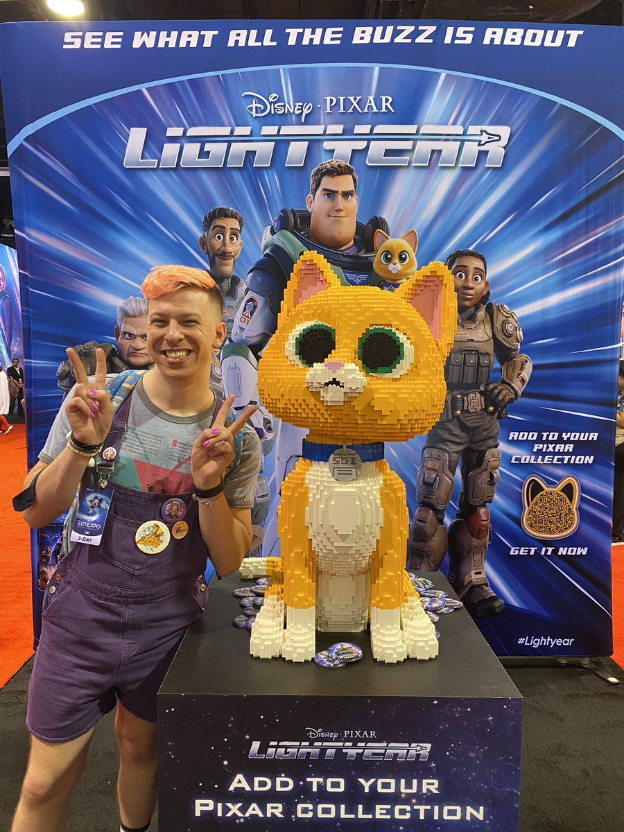 kartofskii's tweet photo. haven’t even seen the movie but uhhhhh cats and Lego are my thing #D23Expo https://t.co/NVBUzpUjBL