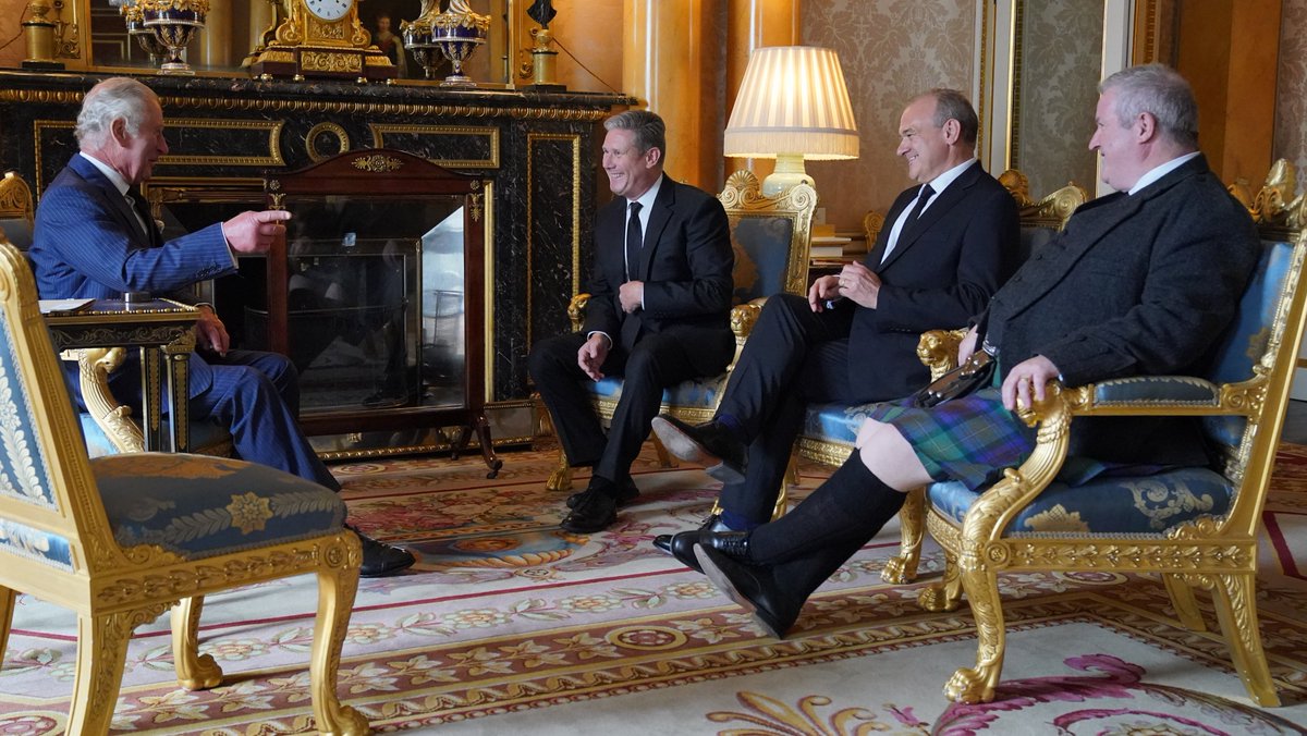 The Royal Family tweet media