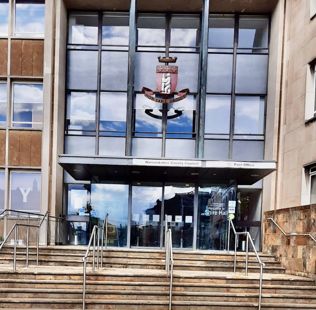 (1/2) The County’s Proclamation will be read outside Shire Hall in Warwick at 1pm tomorrow; Sunday 11th September 2022.

The proclamation is a traditional announcement made by the Lord Lieutenant of Warwickshire to announce our new King.