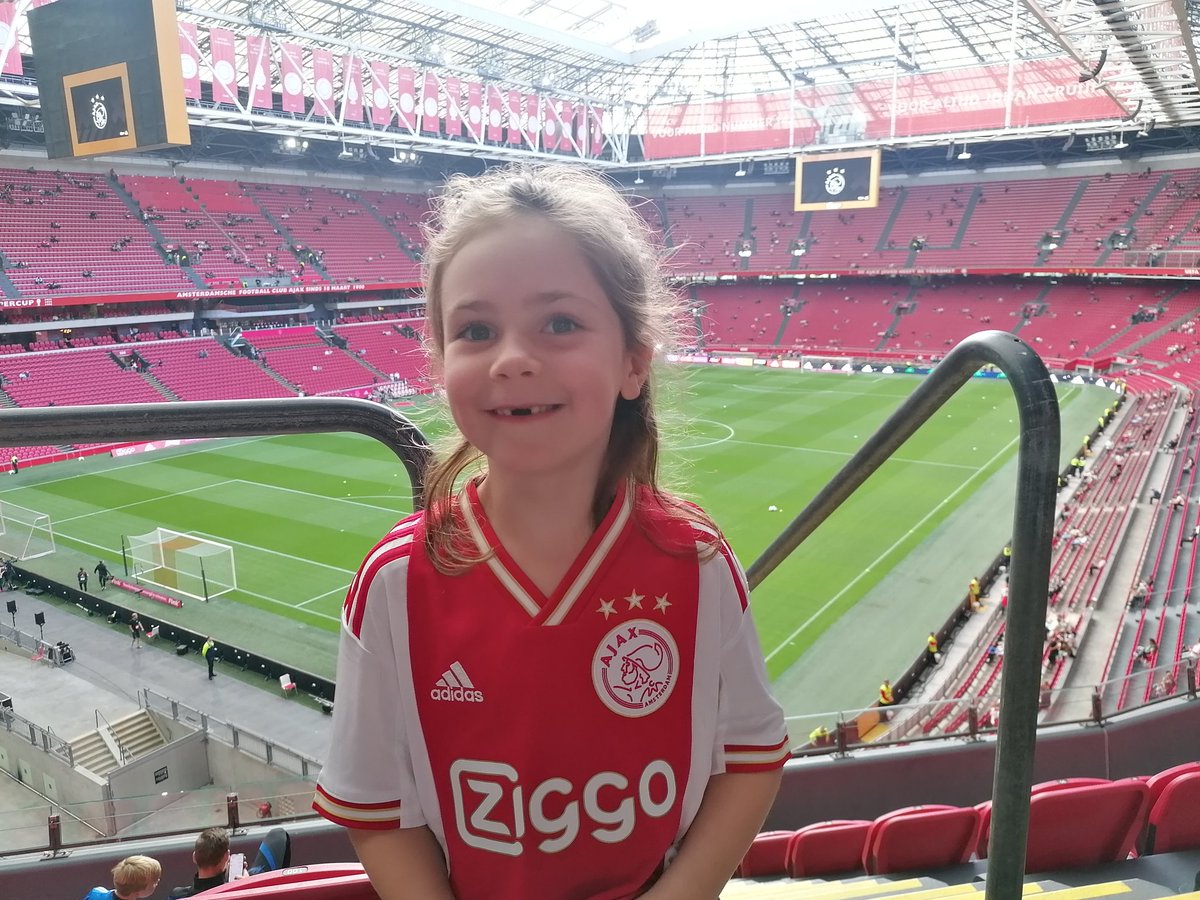 demian326's tweet photo. #Ajaxdebuut bij Ajax - Heerenveen.
@AjaxFancare https://t.co/F4n0lmuHRQ