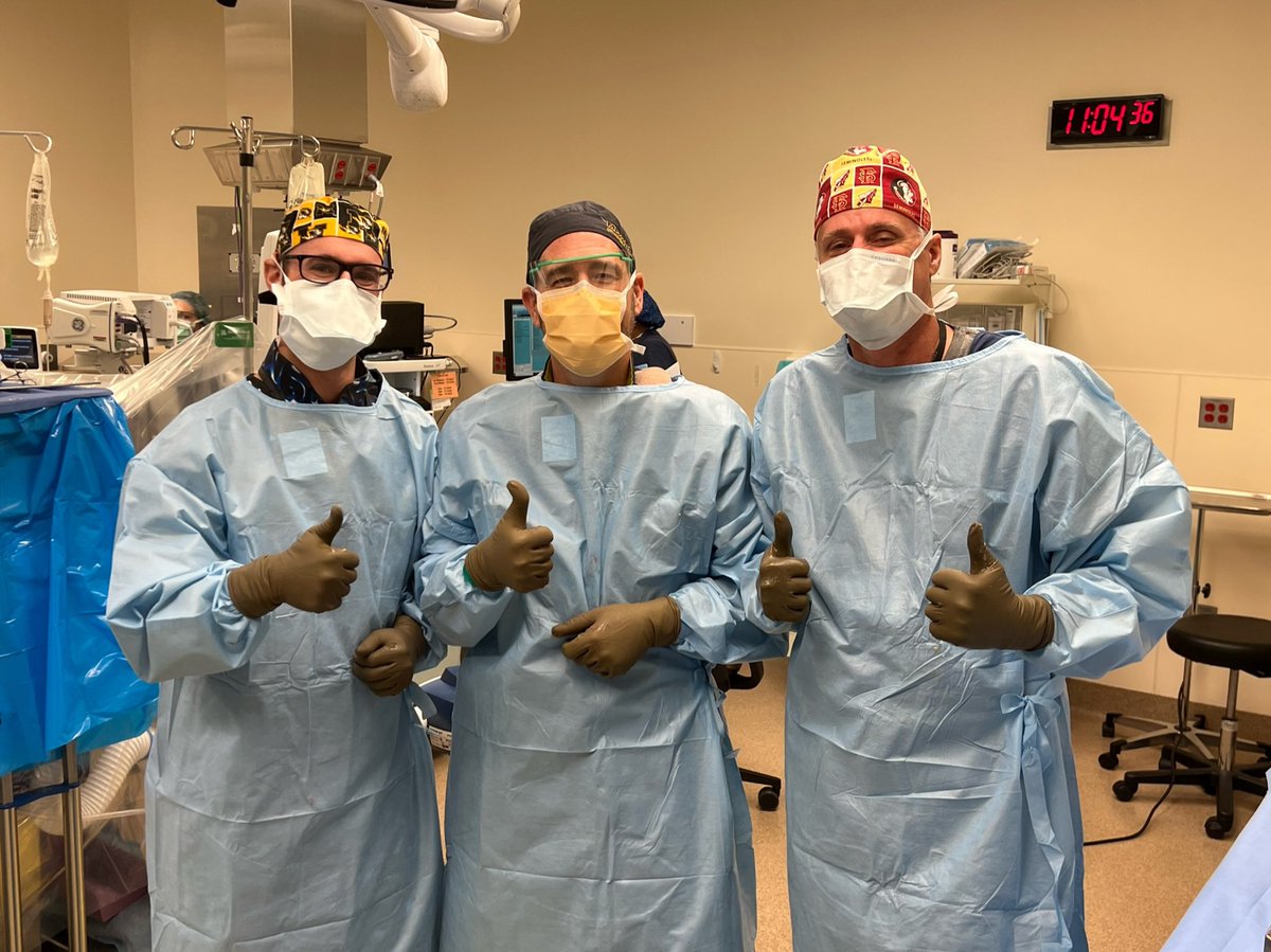 Working hard or hardly working? Great day in the OR pioneering new techniques in arthroscopic hip preservation. MIZ! @MUOrthopaedic #surgery #hipscope #savethelabrum #reconstruction #orthomed #twitterdoc #surgery #scope