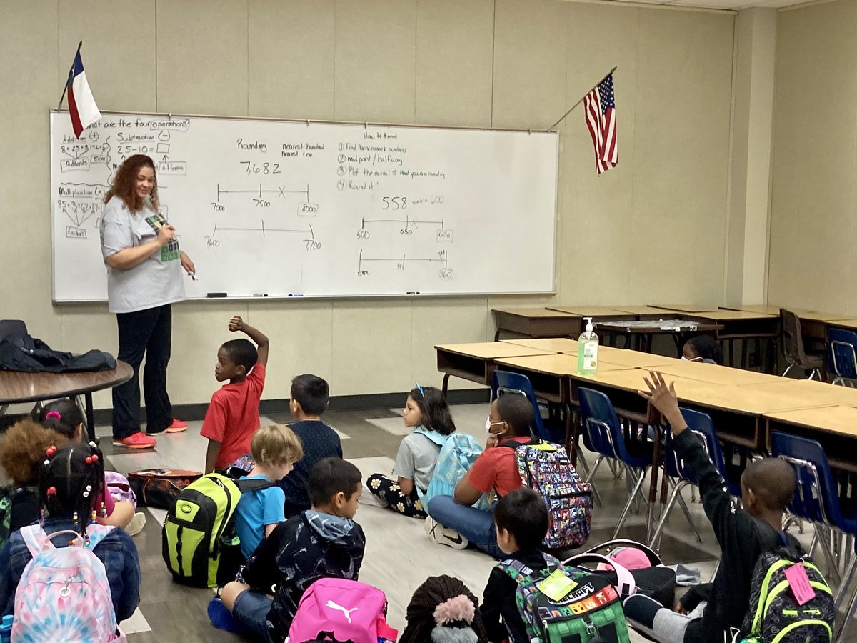 Our Gators are always learning. 3rd Grade gets a before school lesson on rounding from our awesome Math Coach, Ms. Sharber.
#EveryMinuteCounts
#KnowYourImpact 
<a href="/jakeanichols/">Dr. Jacob Nichols</a> 
@WendyNunezae