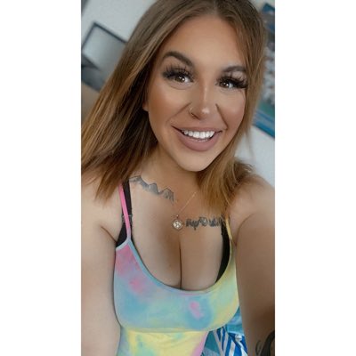KelsMelissa's tweet photo. #NewProfilePic https://t.co/NtMuuD8rOb