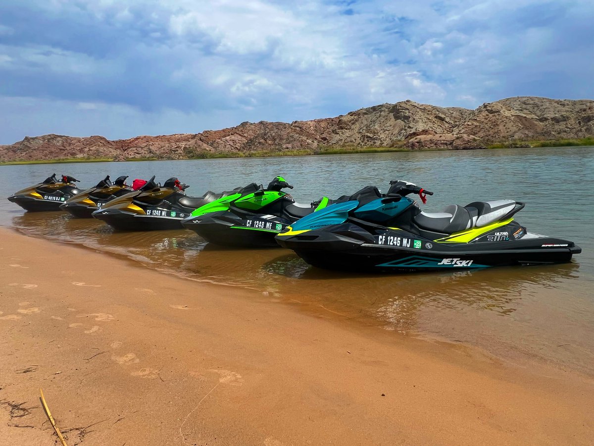 JimBeaver15's tweet photo. Been crazy over on the Instagram side of things, but want to give a big thank you to @KawasakiUSA for the opportunity to spend some time filming content on the #JetSki Ultra 310 this week. A 310 HP JetSki is exactly like you’d imagine… Lightning in a bottle! #Kawasaki #GoodTimes https://t.co/VXZKuwuJ3J