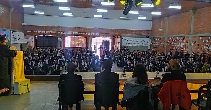 idipronbogota's tweet photo. 🎓#Grados2022 👨🎓👩🎓Celebramos junto a 130 de nuestros beneficiarios y beneficiarias la alegría de recibir su título de bachiller, han sido muchos los obstáculos en la vida, pero serán más los logros que vendrán. https://t.co/oef9MoTXCI