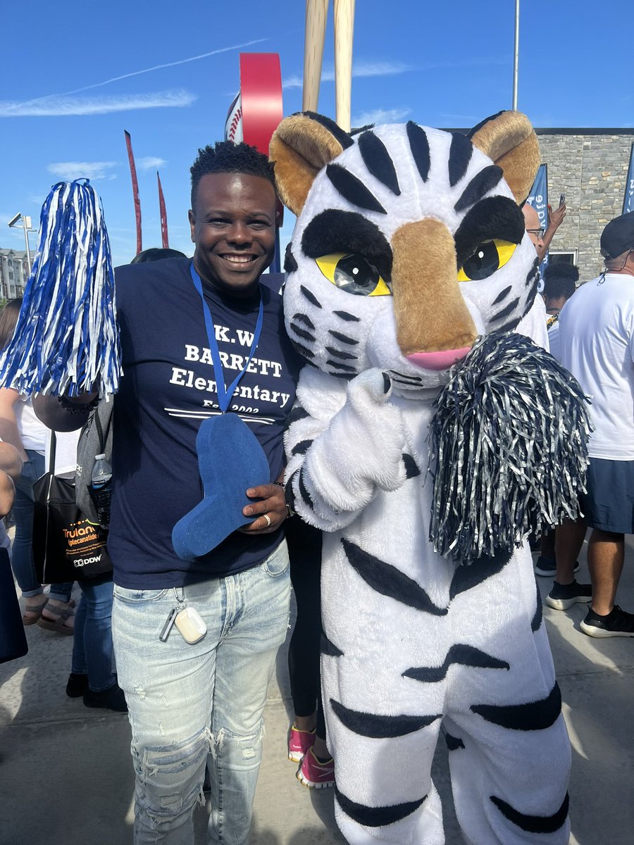 #ambassadorteacher <a href="/ParticipateLrng/">Participate Learning</a>  #UnitingOurWorld <a href="/wearebarrett/">Kate Waller Barrett Elementary</a>… The ideal place to be “Kate Waller Barrett Elementary School”. Go white Tigers!