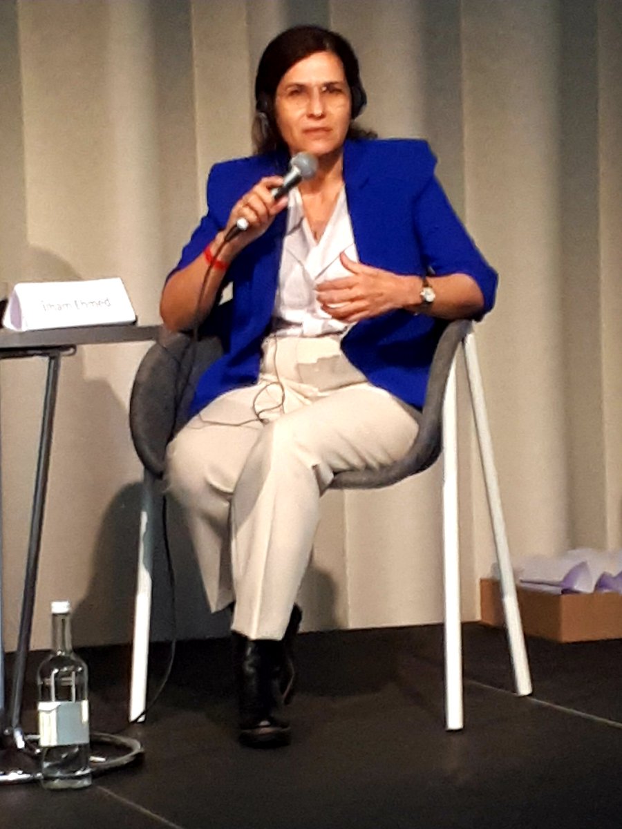 sanesgermany's tweet photo. "Das demokratische System der Selbstverwaltung ist eine Alternative für Syrien und die Region. Die Waffen, die Deutschland an die Türkei liefert, gefährden dieses System"
Ilham Ehmed vom Demokratischen Syrienrat aus #Nordostsyrien auf der #10JahreRojava Konferenz von @nothilfe https://t.co/WqrbrqwXzd