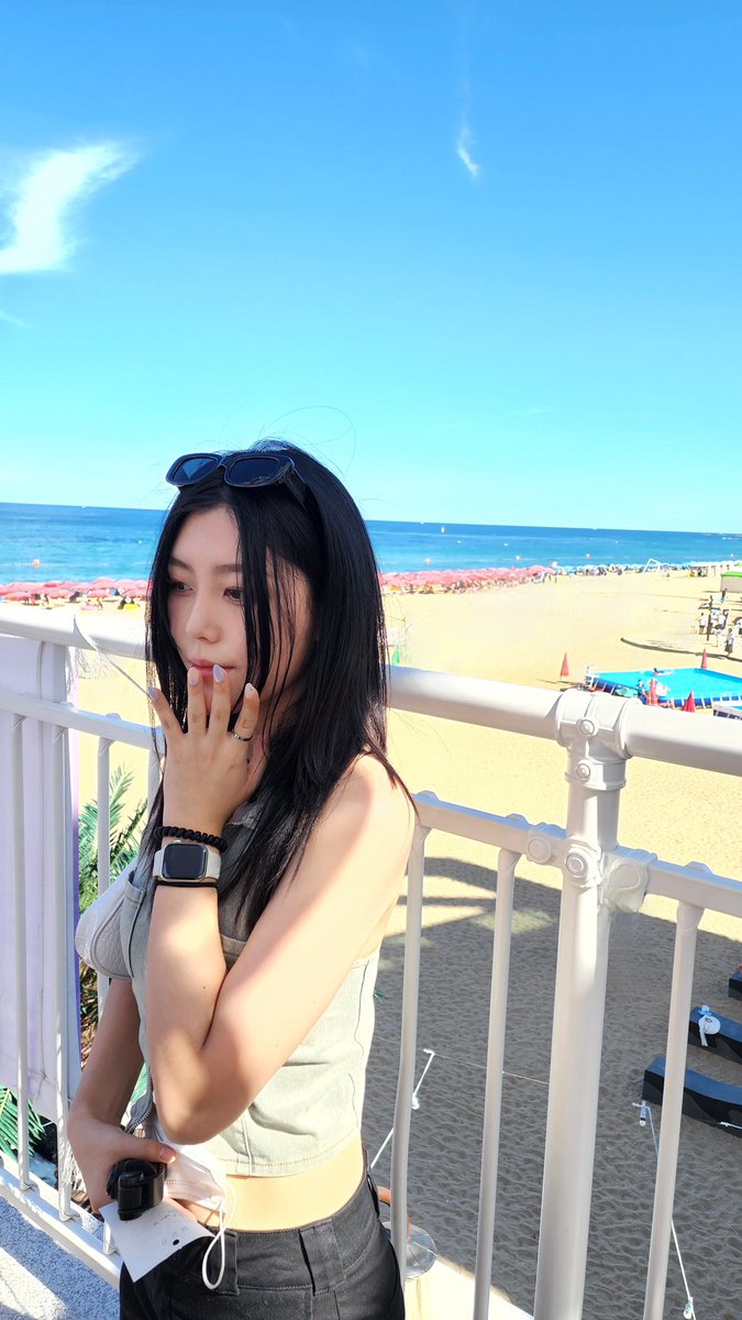 _jimmni_'s tweet photo. 미공개 사진~~이때까지만 해도 여름이였는데 벌써 가을이라니!! 시간이 정말 빠른거같아요~~😉💙매일매일 가을이였으면 좋겠어요😭🍂🍁 가을 알러뷰..🤎🤎 https://t.co/nBpKbibePr