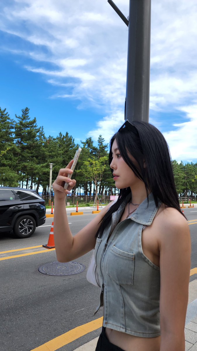 _jimmni_'s tweet photo. 미공개 사진~~이때까지만 해도 여름이였는데 벌써 가을이라니!! 시간이 정말 빠른거같아요~~😉💙매일매일 가을이였으면 좋겠어요😭🍂🍁 가을 알러뷰..🤎🤎 https://t.co/nBpKbibePr