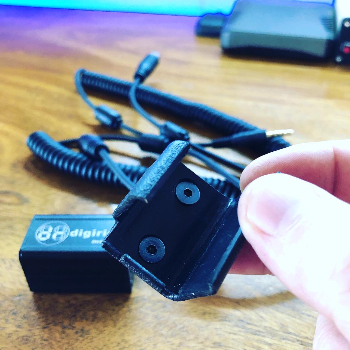 thetechprepper1's tweet photo. Step 3: Want to build a Yaesu FT-818ND manpack radio?

1. Buy the DigiRig Mobile and Yaesu 8xx cables
2. Buy the ARMOLOQ relocation holster for the DigiRig (not yet available)
3. Velcro is your friend

#thetechprepper #yaesu #ft818 #manpack #armoloq #digirig @thedigirig https://t.co/HVmhismfaL