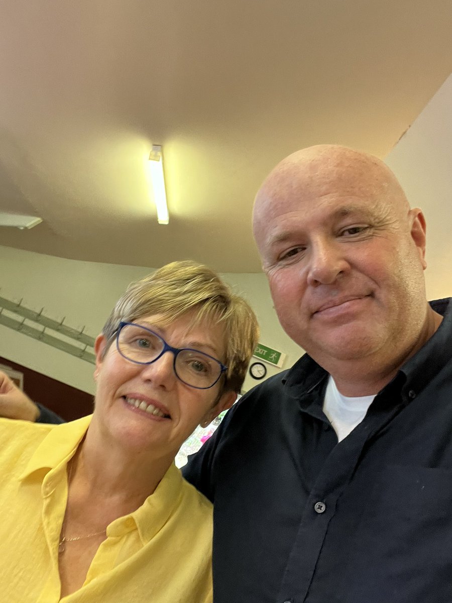 RunFindlayRun's tweet image. Thanks to my mum, my aunt, my family, life long schools friends, community of Laurieston and Crossmicheal for raising £2350 for @CR_UK was so proud to be back home and look forward to finishing #RunFindlayRun everyone in November.