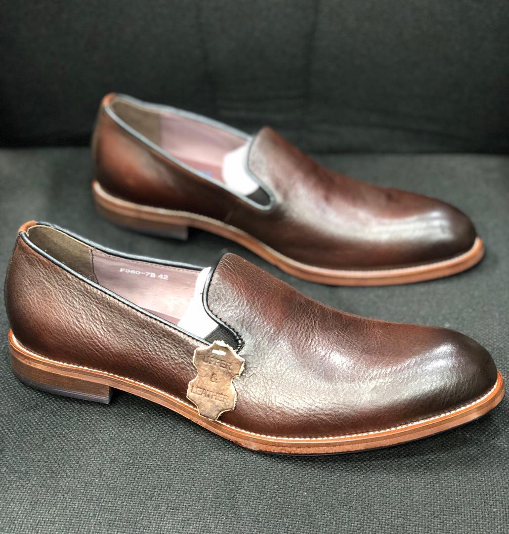 Order for these gentles  at 165,000ugx 
We also have casual  boots,office shoes,moccasins,sandles,allstars,vans,heals,pumps and opens
Dm or whatsApp on +256 751902113 for deliveries
Support me
Kindly 
#NaberzShoes