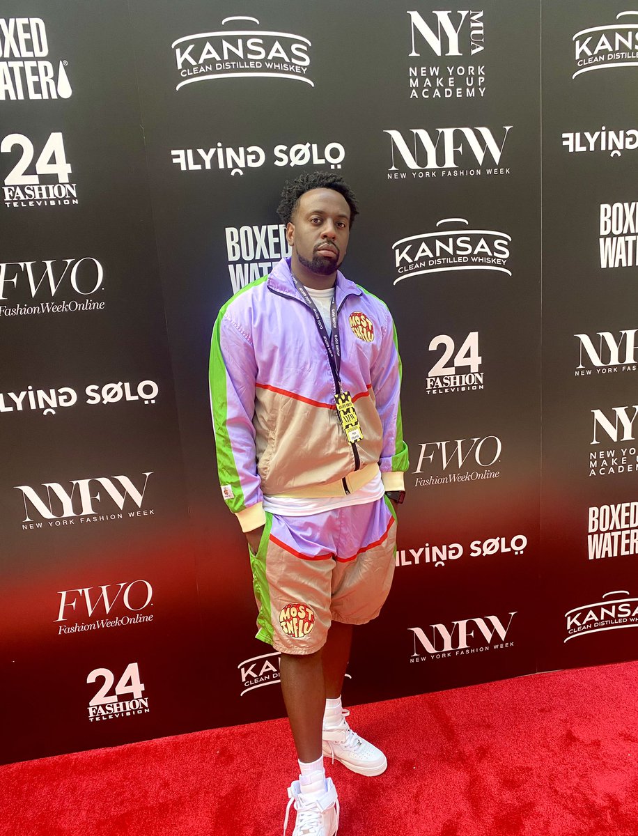 flyboiidotcom's tweet image. From the trenches to the red carpet…..crazy!
thank you GOD
With -@nyfw
🌍🚀
#WeComin