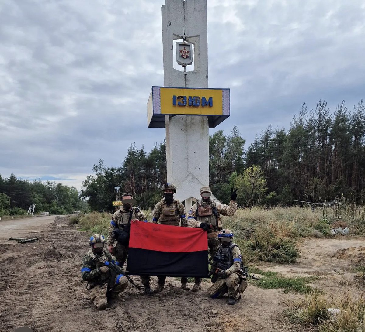 this_is_voron's tweet photo. 🔰Belogorovka, #Kherson region as well as Izum, #Kharkiv region, returned to the control of the #ArmedForcesofUkraine !
The liberation of other settlements continues, we believe in the ZSU!
🇺🇦#GloryToUkraine !
#2022year #98_Dnipro #98Azov #Azov #fuckrussia #Military #news https://t.co/hE8yCAzwmy