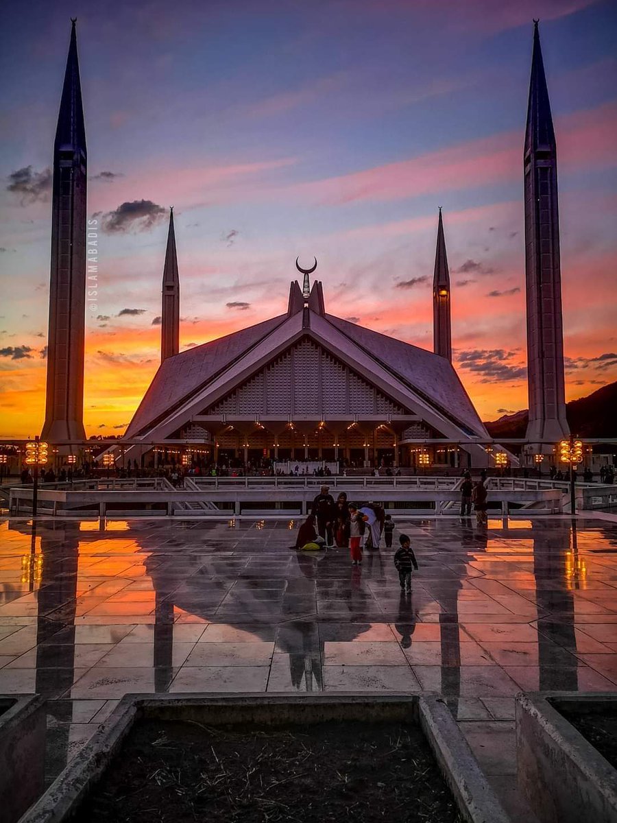 #what a beautiful sight Of Faisal Masjid.
#all