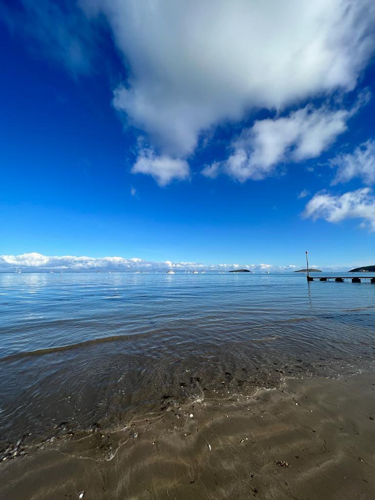 ❤️ #Abersoch and Skylar, my very own Princess of Wales
