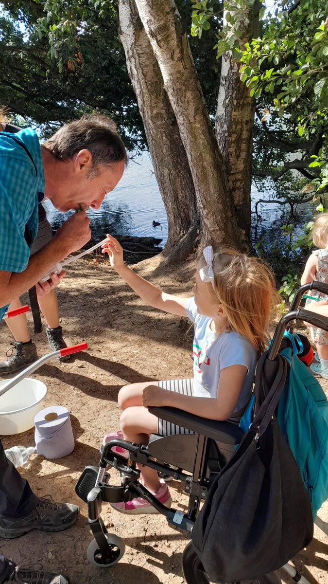 NottinghamCitz's tweet photo. Our Family Arts &amp; Travel action finished the summer break in sunshine style at Wollaton Park. Thanks to museum staff &amp; @outdoormartin2 for a super session, inside &amp; out! @acsnottingham @NCT_Buses @CllrGrahamC Look forward to evaluating with parents #ArtForAll #RemovingBarriers https://t.co/F8QYxDdM5F