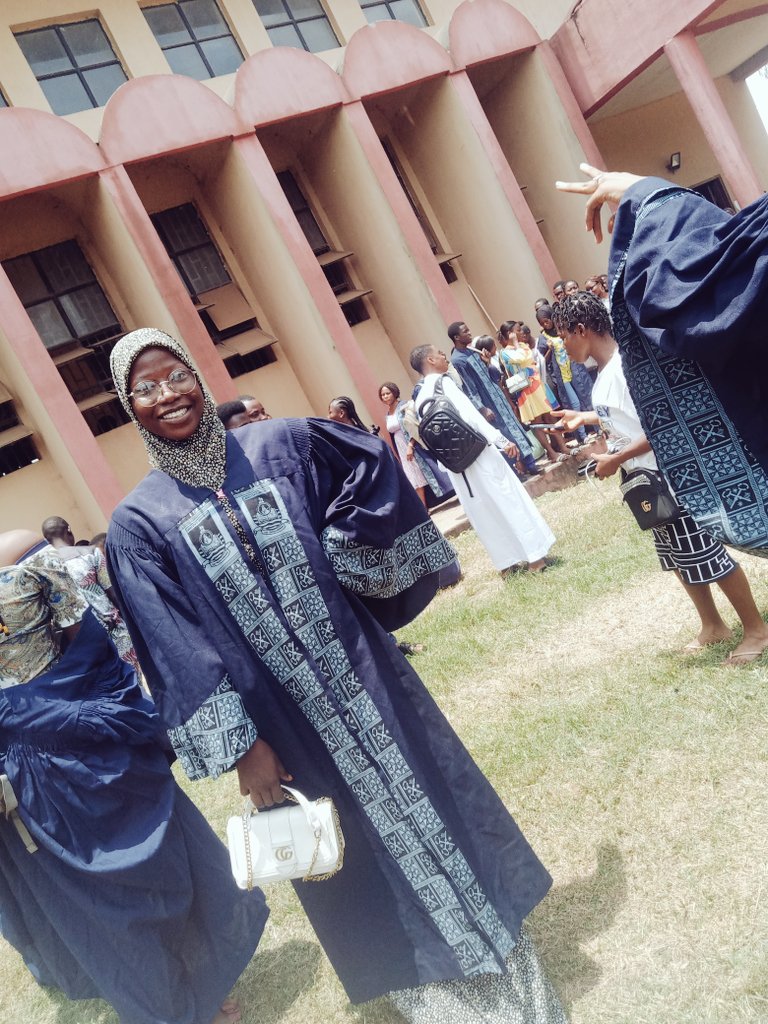 MarOgunmuyiwa's tweet photo. Phase 2 of 4 commences ๐
The struggle of three years during my stay in Federal College of Education, Abeokuta was not an easy one, but with Allah's help, it ended successfully๐. Cheers to another four years journey๐ฅ in Uno with BISMILLAH
#weareLASU
#wearegreat
#phase2of4 https://t.co/W8WzfTAlGS