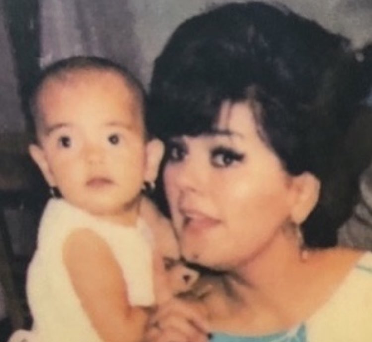 Feliz cumpleaños a la mujer más maravillosa que conozco. Te Amo mamita #Dacia Gonzalez