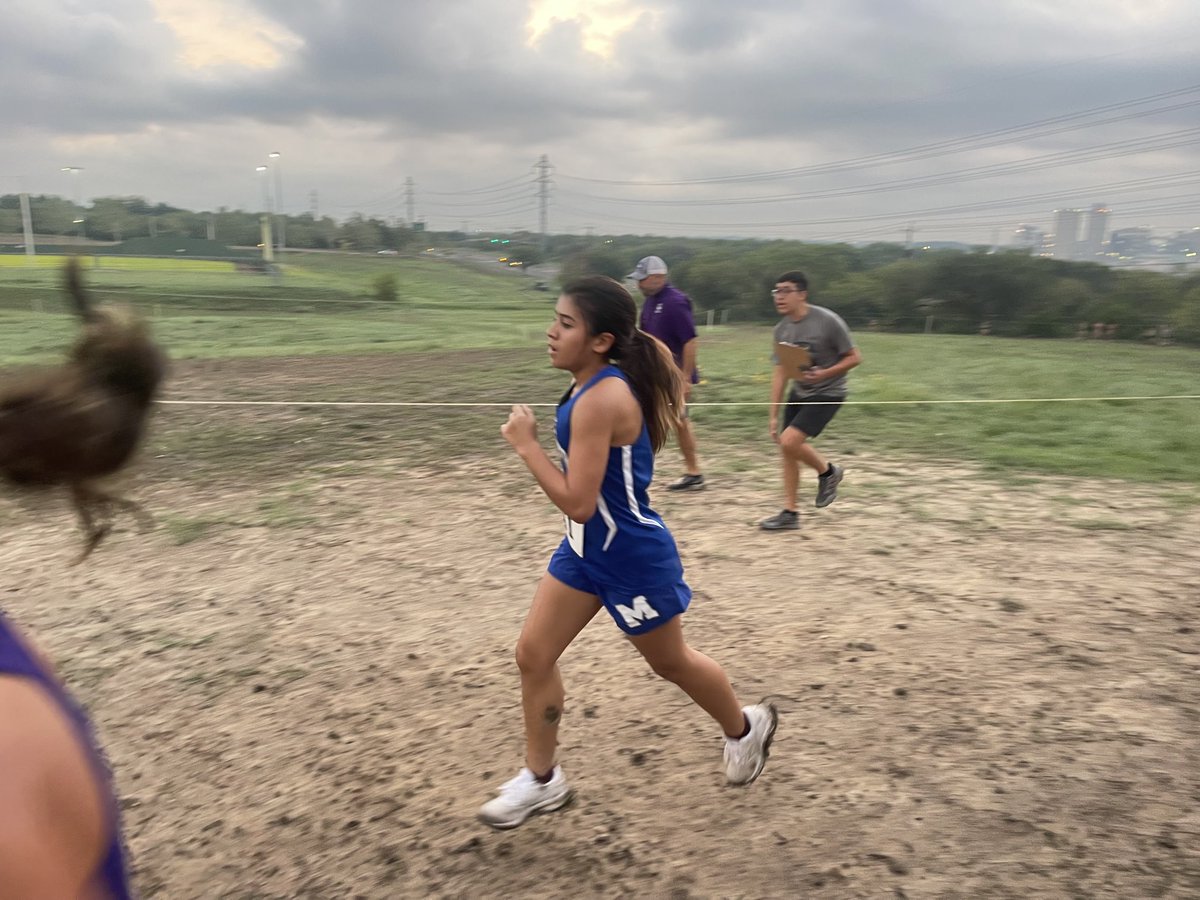 CoachMelendez7's tweet photo. Mac XC #Finished As A Family! ⁦@PrincipalHDZ⁩ ⁦@BrahmasXC⁩ ⁦@MacBrahmaSports⁩ https://t.co/YG4h6qOpah