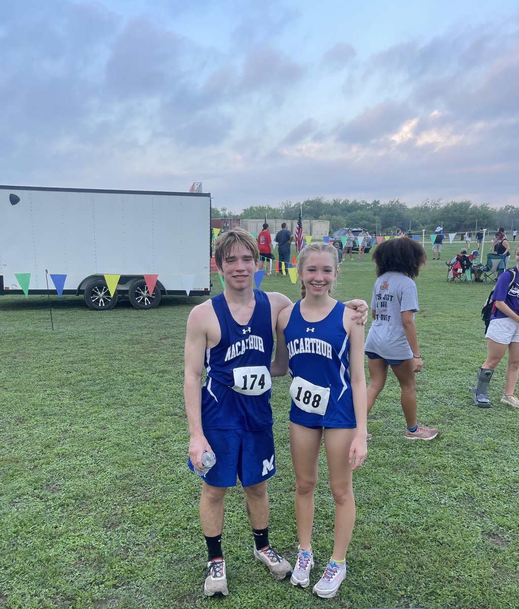 CoachMelendez7's tweet photo. Mac XC #Finished As A Family! ⁦@PrincipalHDZ⁩ ⁦@BrahmasXC⁩ ⁦@MacBrahmaSports⁩ https://t.co/YG4h6qOpah