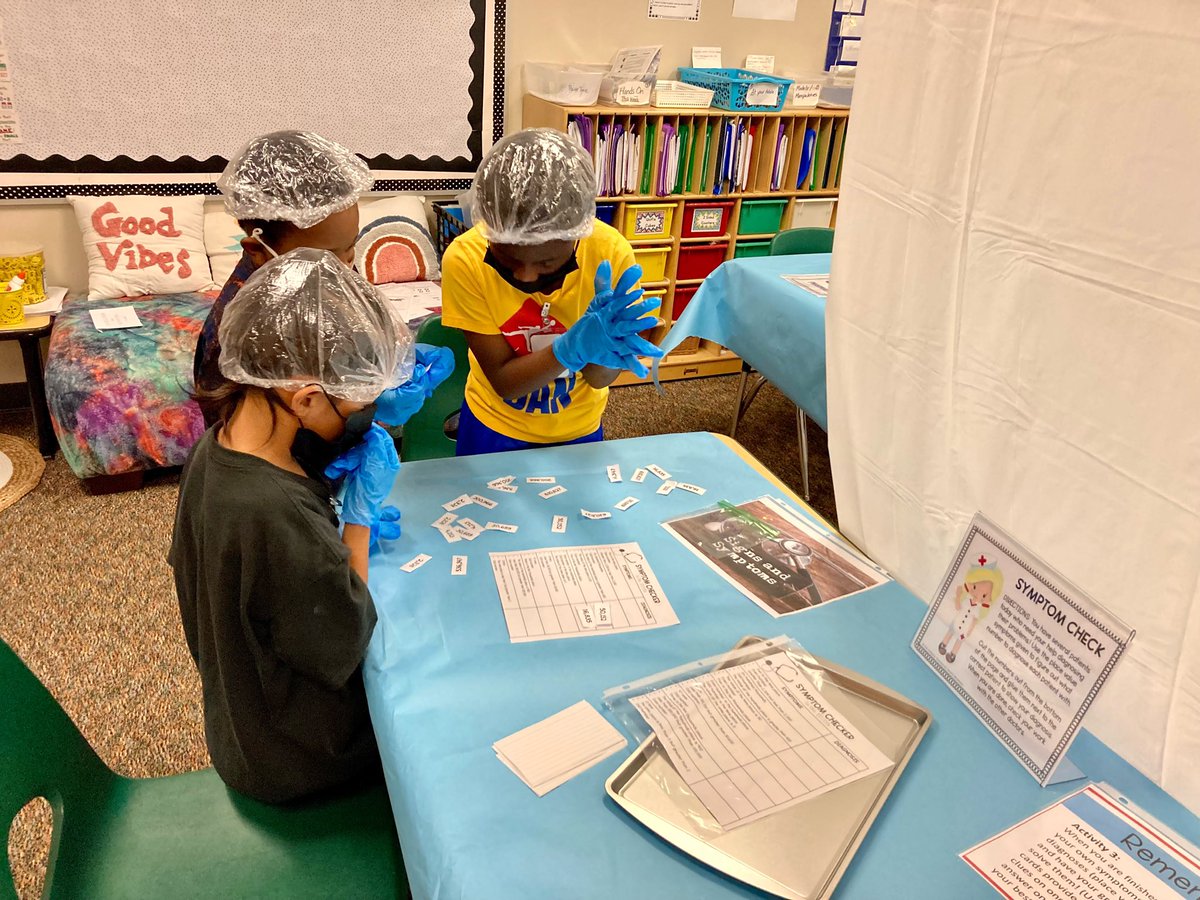 HGesch's tweet photo. Place value operating happening in Ms. Silva’s room at SLE!! #SLESUNS#Savananh LakesElemetary#MathRocks https://t.co/WNZO5jiPY7