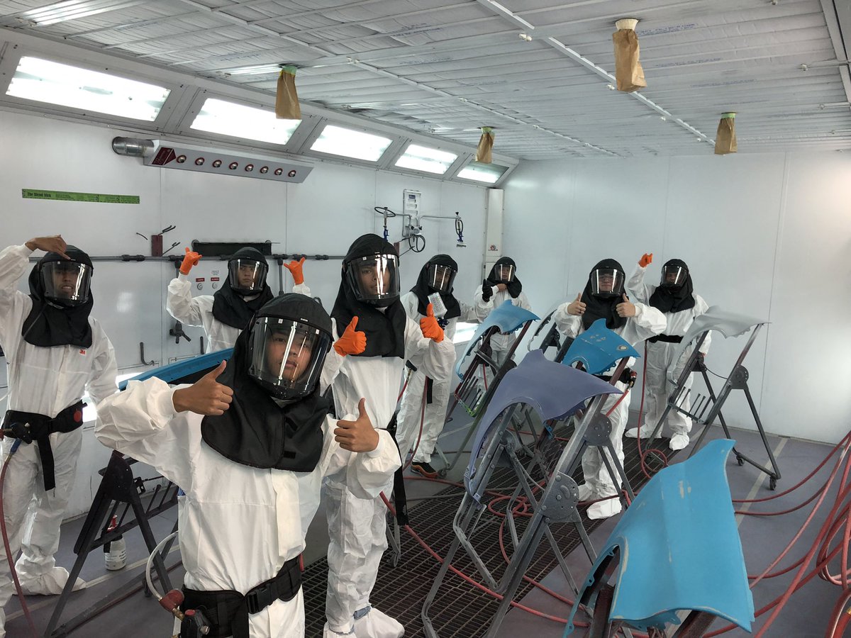 TeccW_Collision's tweet photo. 17 students, 4 FULL days of hard work, and many hours of advanced curriculum later… each student earned DeBeer 900 Painter Certification, DeBeer 900 Color Adjustment Certification, and 20 hours of I-CAR credit. A big thanks to  the Sherwin-Williams / Valspar training center! https://t.co/UN65e9PrHG