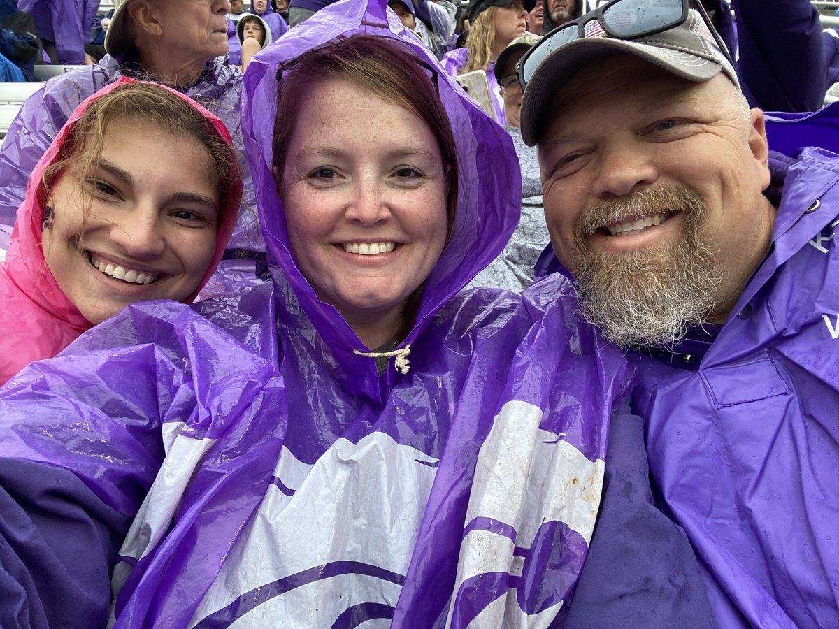 MrsKabriel's tweet photo. @kstatesports #EMAW 🏈💜 https://t.co/vpAj0EXmUe