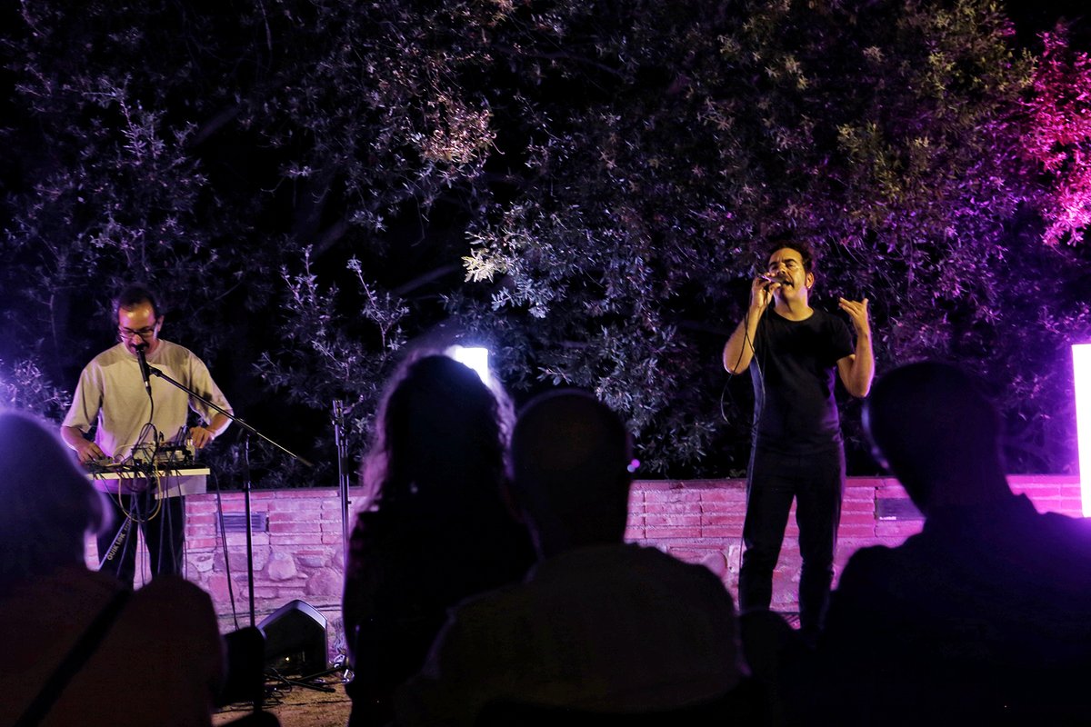 CicleReVers's tweet photo. BARBA CORSINI
Divendres 9 de setembre
Masia Can Borrell (Arenys de Munt)
@BarbaCorsini 

Fotografia: Lourdes Serra Novo https://t.co/sYv9Gt7tR1