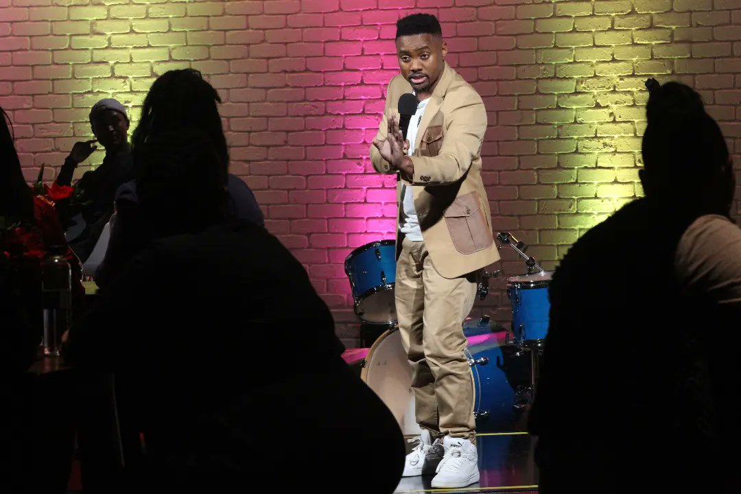 ONEGospel's tweet photo. It's a Saturday & we want you to sit up, so you enjoy the very best of stand-up. Tune into Let There Be Laughter #1GLTBL at 19:00 for some wholesome humor. Enjoy the rest of your week. 🙌🏽❤
#onegospel #comedyafrica
#christiancomedy
#saturdaystandup #dstvchannel331 https://t.co/ycM1fLVZDc