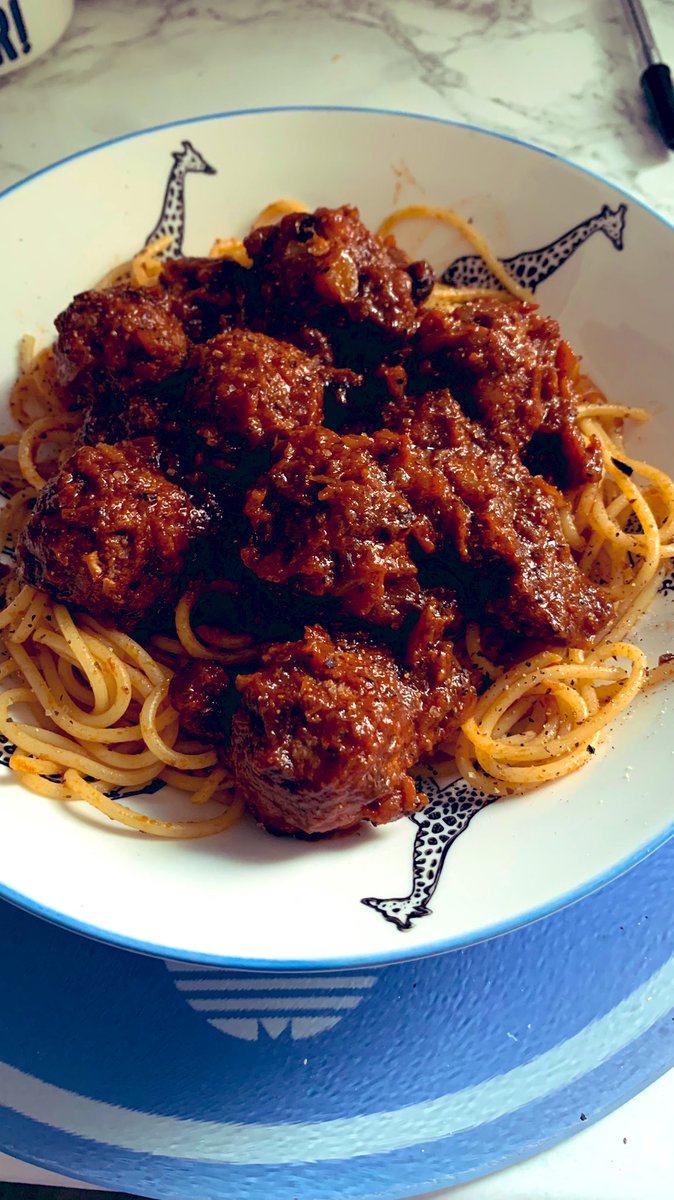 Hoodie1973's tweet photo. Homemade meatballs and spaghetti #teaup https://t.co/PeubcP7Fks