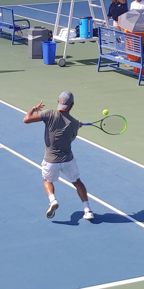 LegendsCigarCo's tweet photo. Every day is #ShunDay! @Vol_Tennis just rolled over the Aggies this morning. More photos coming, but had to begin with this tribute as a #ShunFan. He beat their best player in straight sets.
#GBO 🍊 https://t.co/EGEWKpMRbi