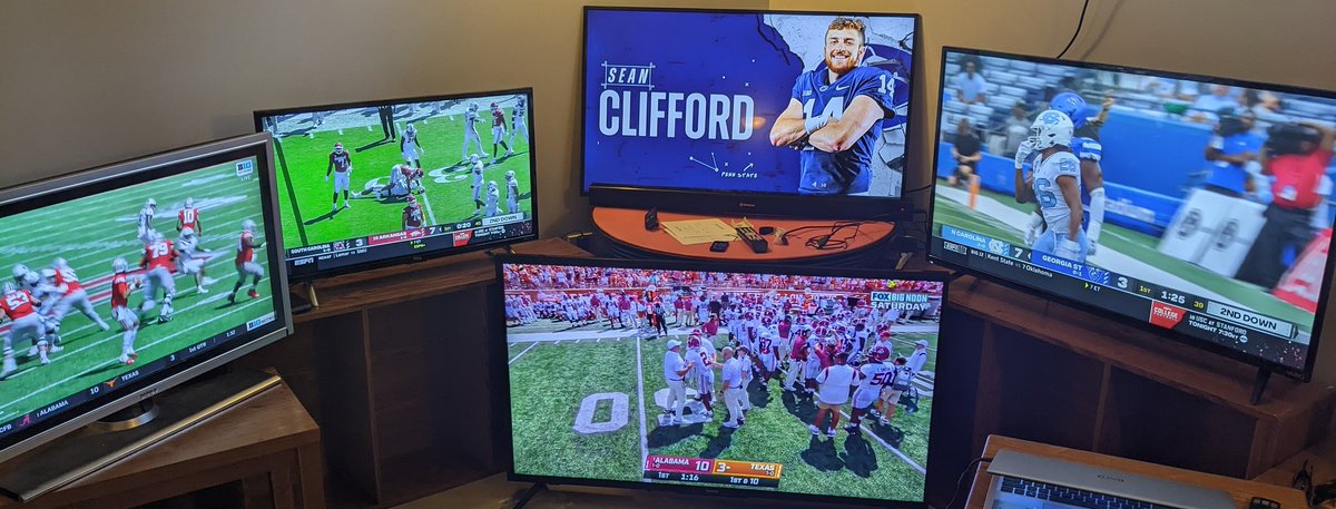 iamDougWarren's tweet photo. 📺 #CollegeFootball
1. @OhioStateFB v @ArkansasStateFB
2. #CockCommander v @RazorbackFB
3. @PennStateFball v @OhioFootball
4. @AlabamaFTBL v @TexasFootball
5. @UNCFootball v @GeorgiaStateFB https://t.co/nXKQt6xoiG