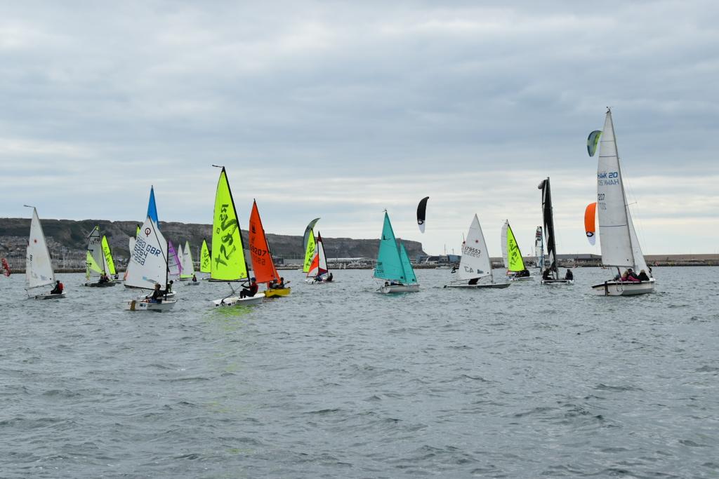 AS_Centres's tweet photo. That's a wrap on the first day of @BartsBash at our Centres! Over 150 sailors at our Portland, Portsmouth and Birmingham centres all came together with their local communities to sail in Bart's name and commemorate Her Majesty the Queen.
#bartsbash https://t.co/Zqpw180AMV