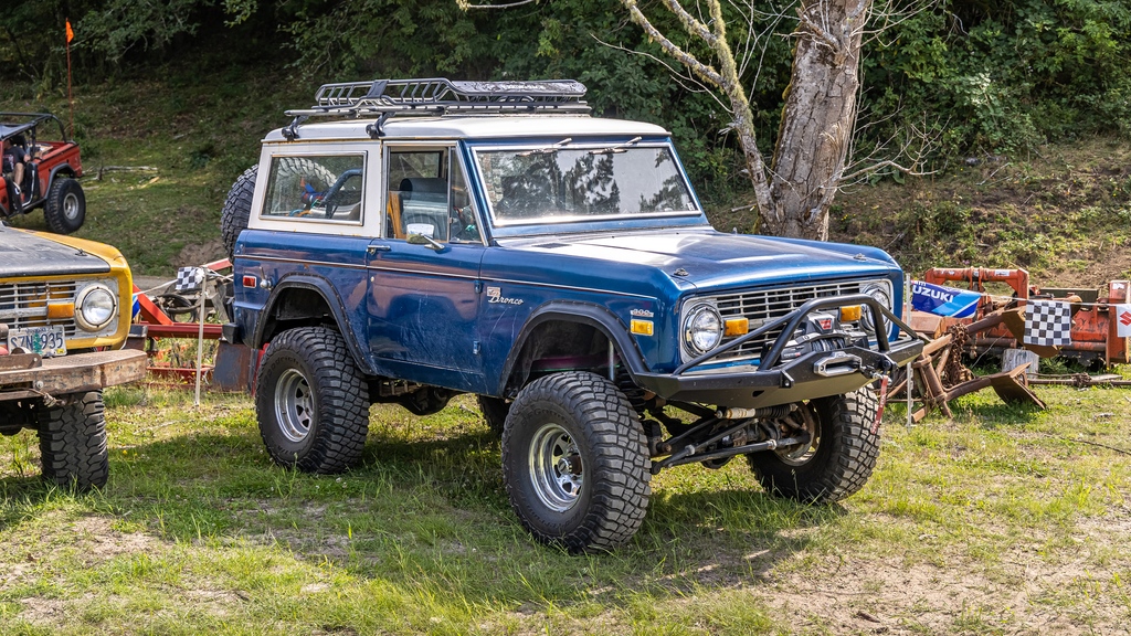 Enjoying some drag races at the NWBR.
⁠
#tomsoffroad #northwestbroncoroundup #classicbronco #vintagebronco #earlybronco #dragraces #southernoregon #leadingthetrailsince76