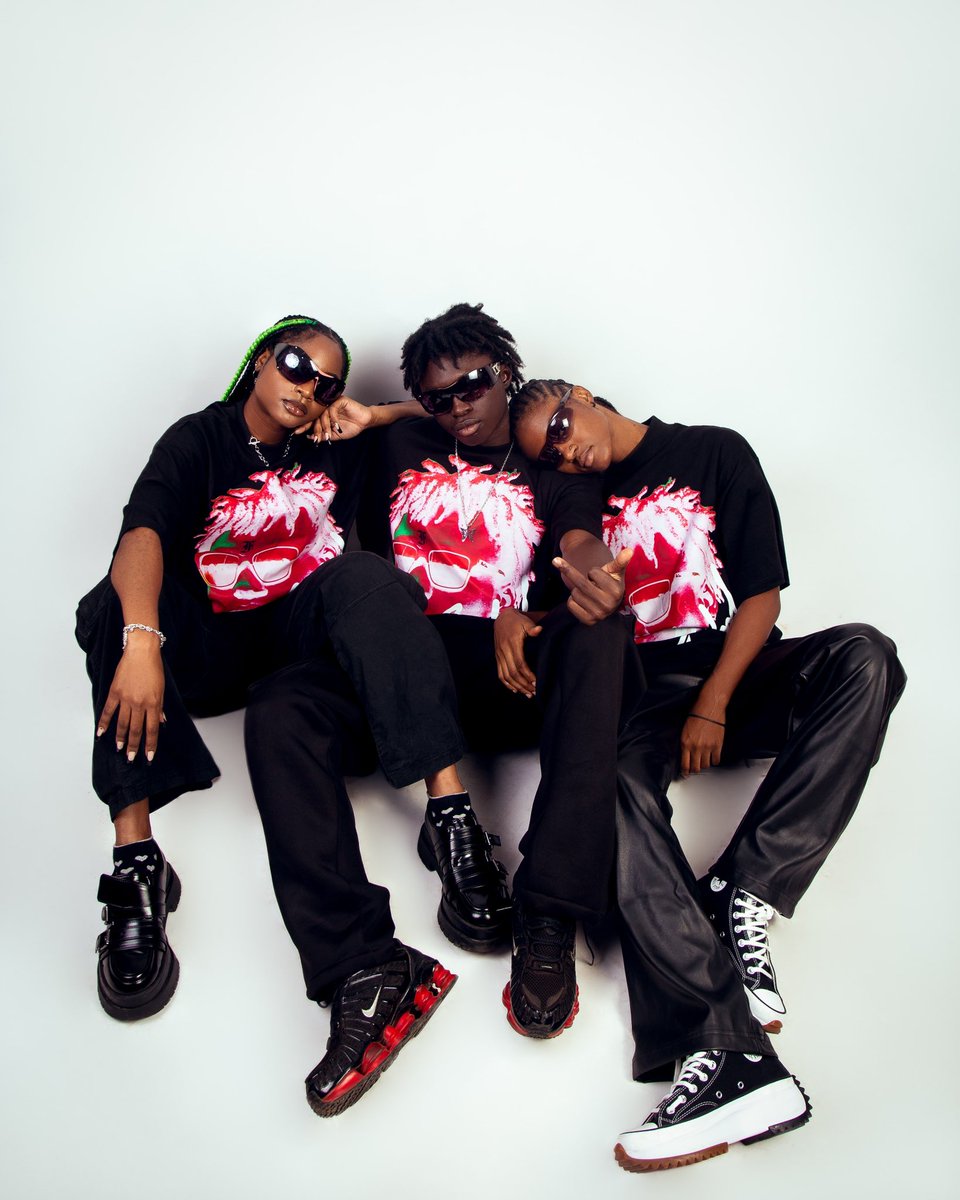 JayBahd1's tweet photo. JAYBAHD MERCHANDISE AVAILABLE WORLDWIDE NOW DM FOR URS 🙏🏿👿

Shout to Kulapery we made history 
FNM TO THE WORLD👌🏿 https://t.co/ljpYVC7uQP