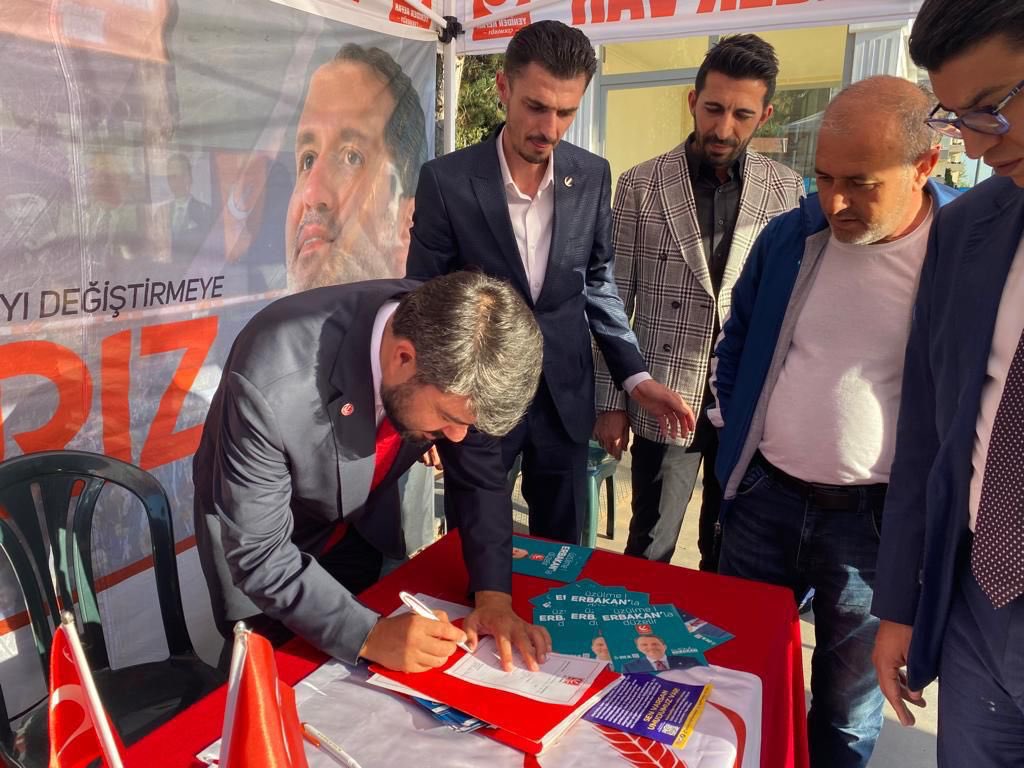 rpmustafadogan's tweet photo. 📍Çekmeköy

Partimizin Çekmeköy İlçe Başkanlığını ve meydanda açmış oldukları standı ziyaret ettik.

Çekmeköy Tamam İnşallah 👍 https://t.co/m55rSyYpgq