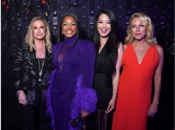 JVOTIONO's tweet photo. Currently on my way to have this printed and framed 💫💫💫💫 because after watching the recent #rhobh I’ve seen all I need to see ✌🏾 https://t.co/RT1gfVTnog