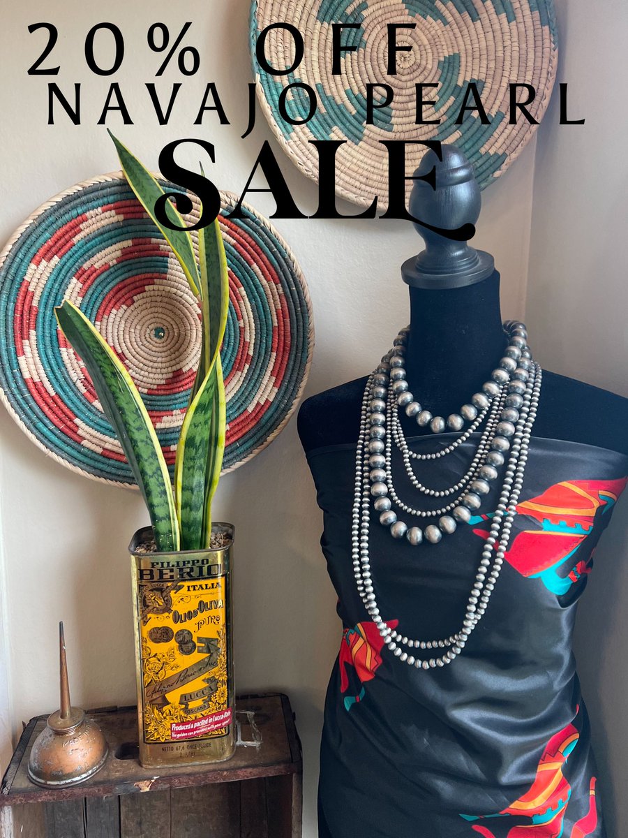 howling_coyotee's tweet image. Code PEARLS20 🤍🤍

If you’ve been eyeing some pearls now is your chance! Also a good time to send your boyfriend or mom some Christmas ideas 😉