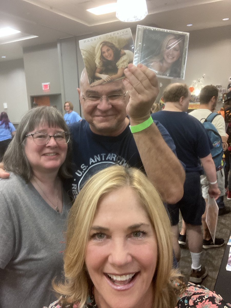 KassieDePaiva's tweet photo. Having fun in Cincinnati with ⁦@Pat_Tinney⁩ https://t.co/SrhYmwLFZO