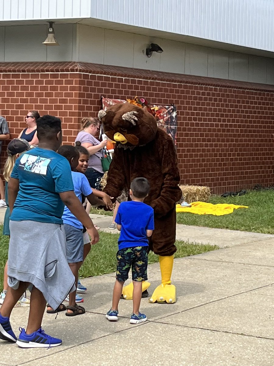 Robin Busick tweet media