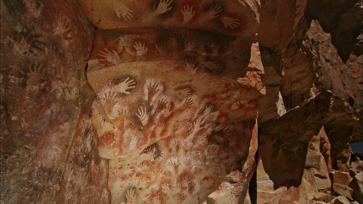 heritage_TBS's tweet photo. 洞窟に残された無数の手形。アルゼンチンの世界遺産、リオ・ピントゥラスの手の洞窟です。800以上もある手形のほとんどが左手。まさに奇想天外･･･今日午後6時放送「世界遺産　7つの不思議」で紹介します。
#世界遺産 #アルゼンチン #リオ・ピントゥラス #手の洞窟 #不思議 https://t.co/0H572AQjqo