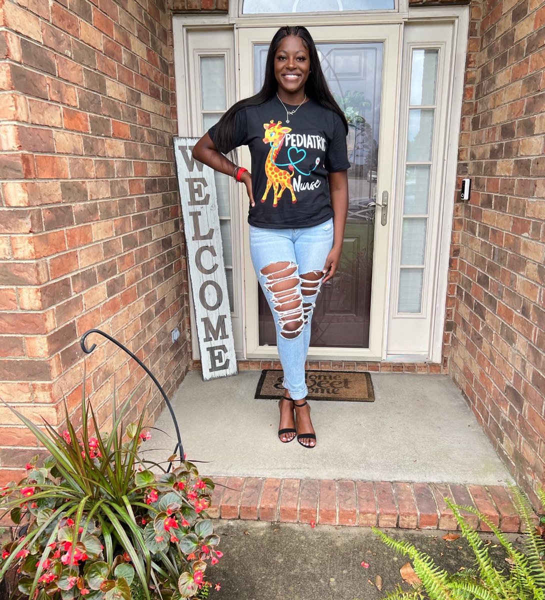 _woahjadaa's tweet photo. Allow me to reintroduce myself as Jada Sampson, BSN, RN👩🏾‍⚕️✨

After the longgg sleepless nights, I FINALLY passed my NCLEX!!! I want to thank God and everyone who supported me throughout this journey🤍🫶🏾

#registerednurse #blacknursesrock #pediatricnurse https://t.co/krXjROGa0f