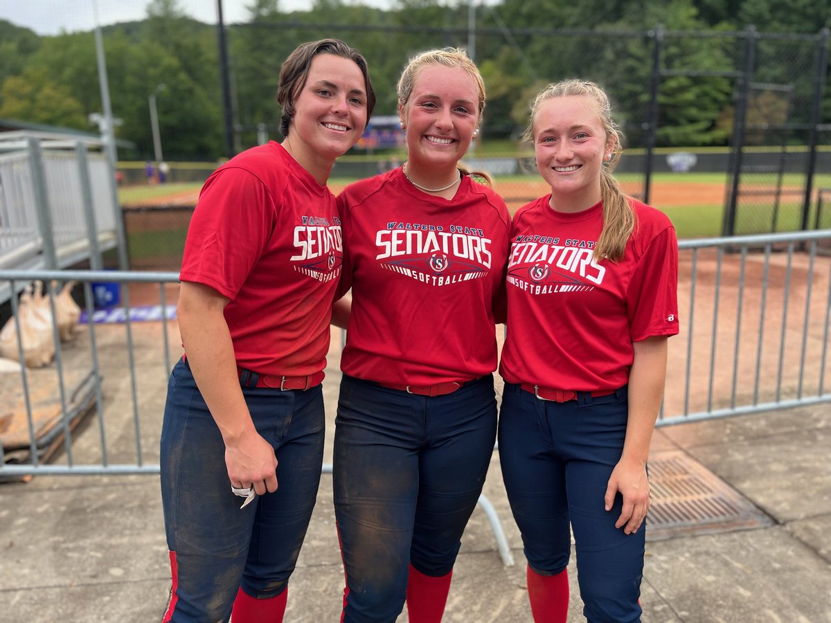 3 of our former Sluggers showing up and helping their <a href="/WSCCsoftball/">WaltersStSoftball</a> team beat a D1 opponent. Keep doing your thing <a href="/alyssa_mikelle/">Alyssa Wade</a> <a href="/juleslynnnn/">Jules lynn</a> and <a href="/KaileyDixon2/">Kailey Dixon</a>!