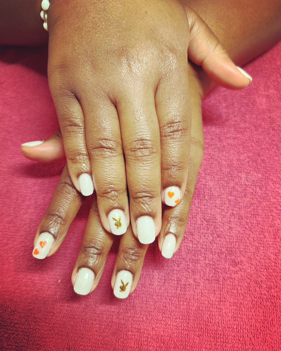 RoseTevia's tweet photo. Nail Art and opaque colors are all the trend this fall. Keep your cuticles moisturized with the ultimate Jasmine Pineapple scented lipstick base and cuticle conditioner receive 15% off at checkout today! Visit https://t.co/esLmm0GALI. 🌹 https://t.co/VWp5EV1Lx7