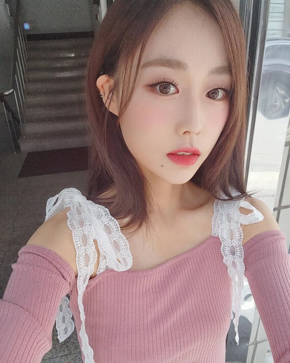 geulyz's tweet photo. 220902 #Lovelyz #LEESUJEONG INSTAGRAM
See you at #MrRadio relatable by generation #MZLab later at 5 PM💓 https://t.co/SVnREINSEJ