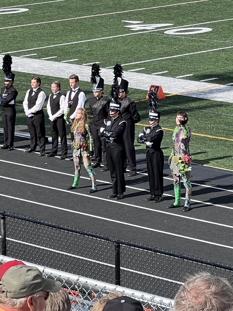 dowlingband's tweet photo. Congrats to the Dowling Catholic Vanguard for 2nd place in class, best percussion, and best drum majors at Eden Prairie! https://t.co/81lnSfOXEC