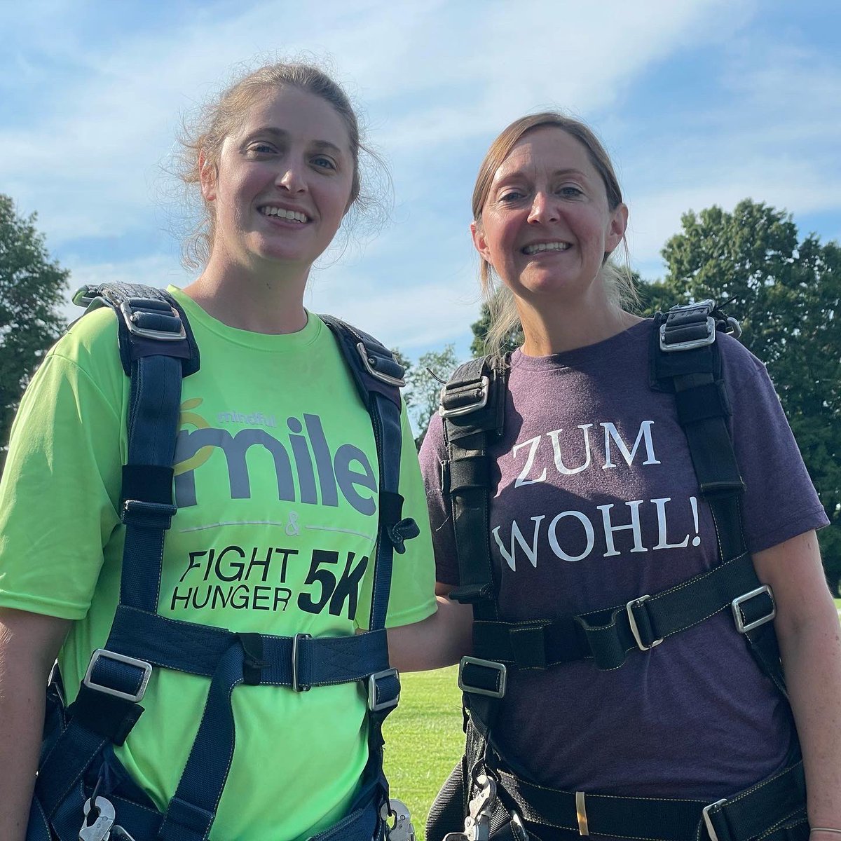 ORCiesielski's tweet photo. We did a thing today! #sisterswhohike #sisterswhofall @skydive_saratoga https://t.co/YJ6GzD1qW6